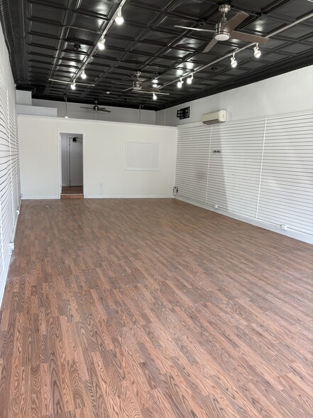 More Photos Of 11-15 Hudson Ave, Englewood Freestanding For Lease