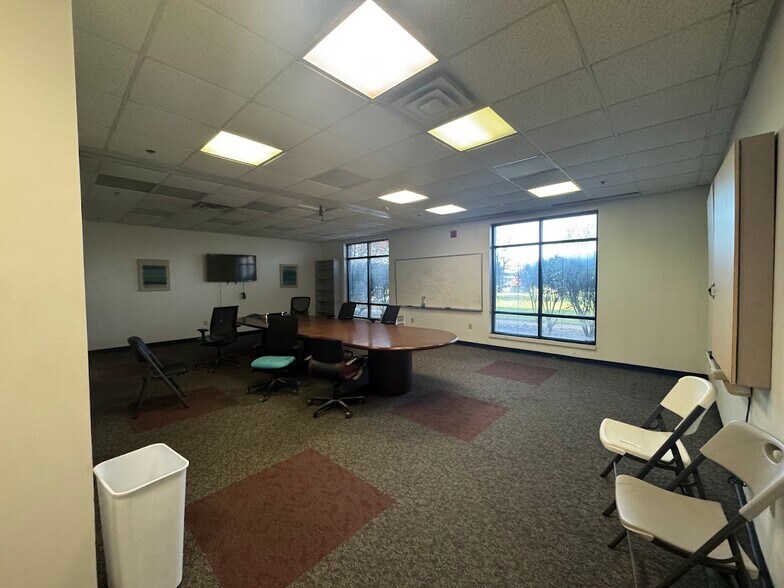More Photos Of 188 Earl Davis Dr, Russellville Manufacturing For Lease