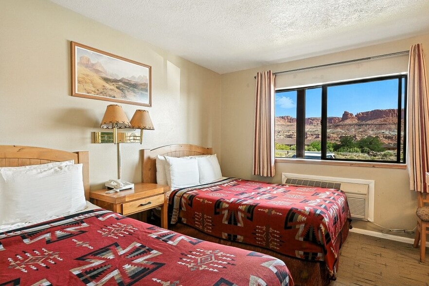 More Photos Of 2523 UT-24, Torrey Hotel For Sale