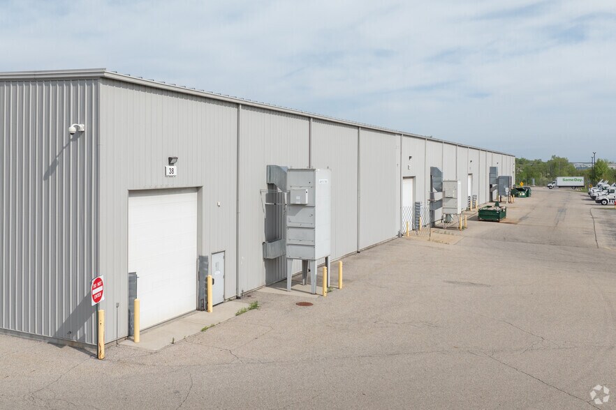 More Photos Of 3378 3 Mile Rd NW, Grand Rapids Distribution For Lease