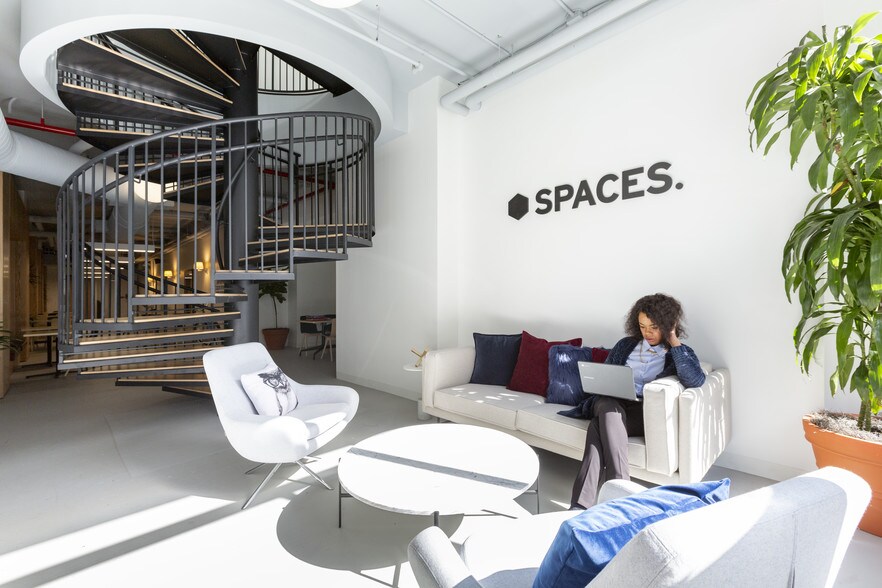 More Photos Of 413-435 W 14th St, New York Coworking Space