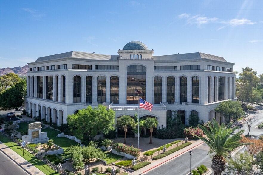 More Photos Of 2999 N 44th St, Phoenix Office For Sale