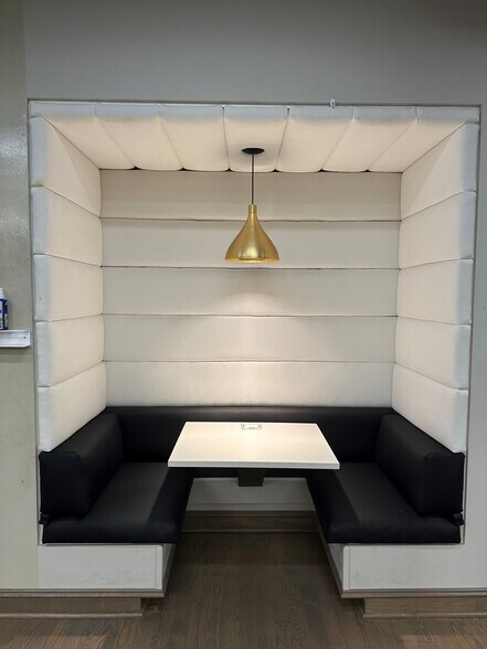 More Photos Of 21 S Front St, Wilmington Office For Lease