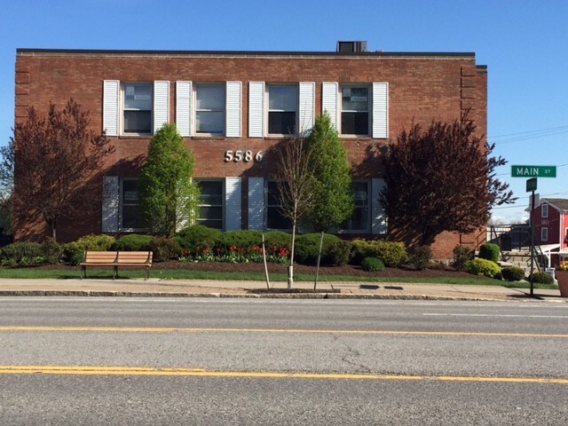 Primary Photo Of 5586 Main St, Williamsville Office For Lease