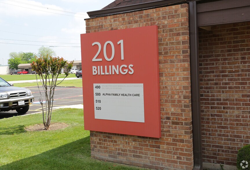 More Photos Of 205 Billings St, Arlington Unknown For Lease