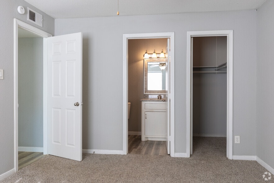 More Photos Of 311 Gladstell St, Conroe Apartments For Sale
