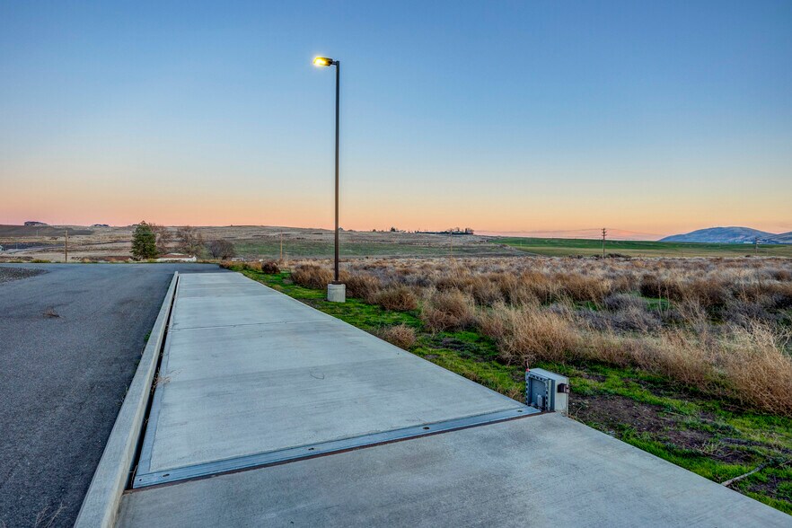 More Photos Of 8060 Keene Rd, West Richland Manufacturing For Lease