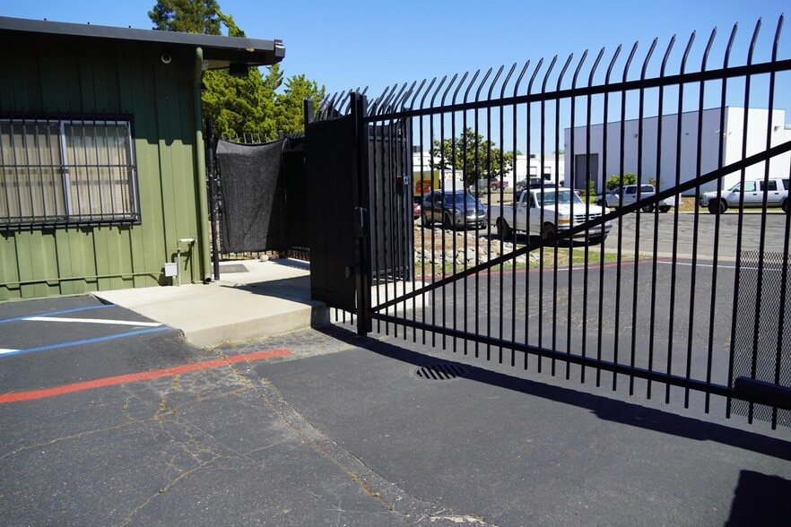 More Photos Of 197 Otto Cir, Sacramento Warehouse For Sale