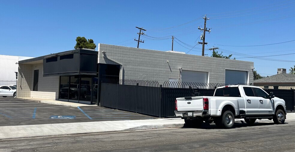 More Photos Of 3100 Union Ave, Bakersfield Freestanding For Lease