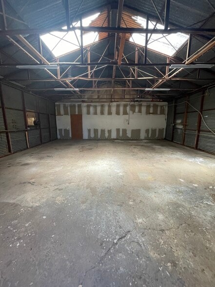 More Photos Of 111 Alvarado, Ojai Warehouse For Lease