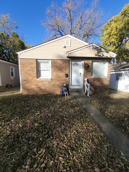 More Photos Of 1458 W 32nd St, Indianapolis Apartments For Sale