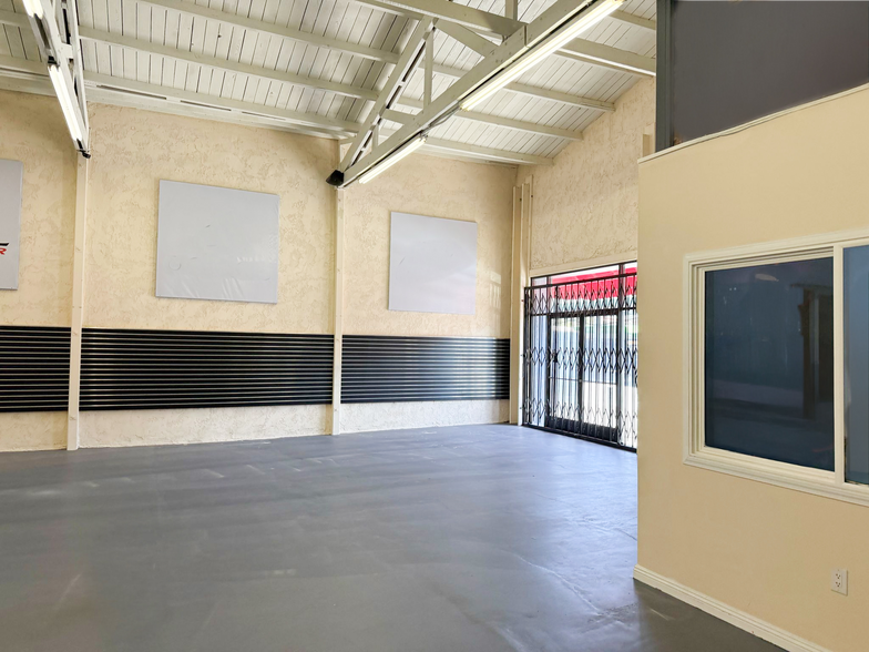 More Photos Of 344 S Oxnard Blvd, Oxnard General Retail For Sale