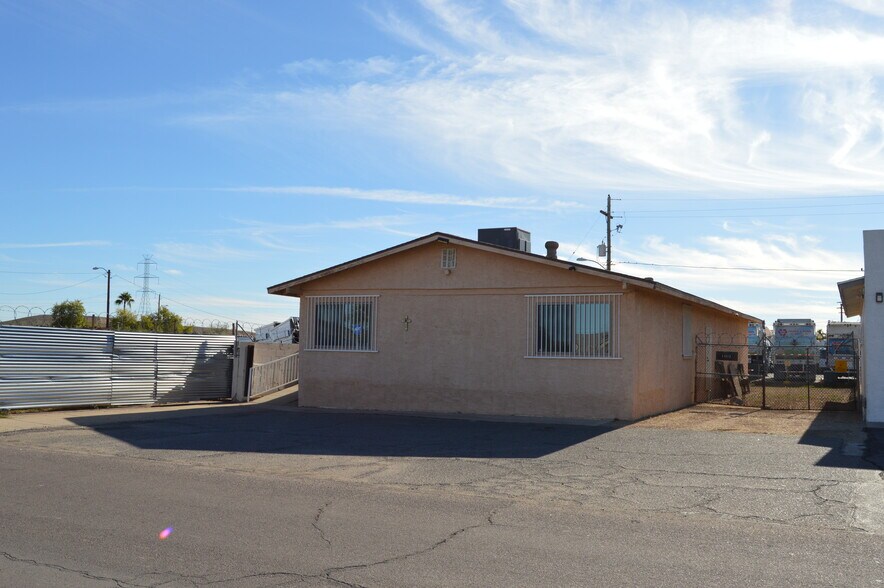 More Photos Of 11613 NW Grand Ave, El Mirage Light Distribution For Sale