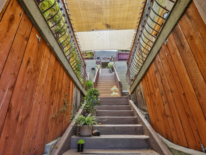 More Photos Of 1016 Laguna Ave, Los Angeles Apartments For Sale