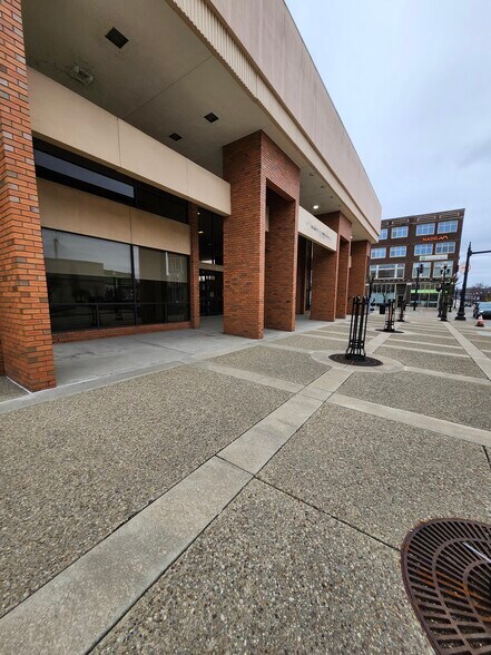 More Photos Of 2 N Mill St, New Castle Bank For Sale