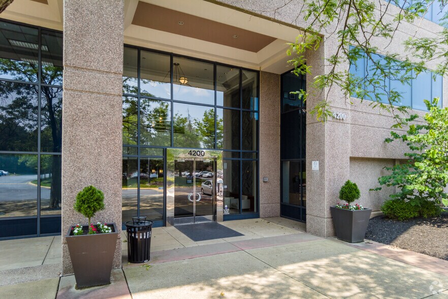 More Photos Of 4200 Parliament Pl, Lanham Office For Lease