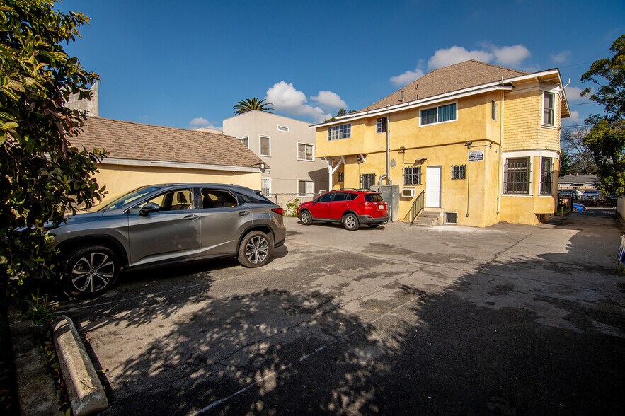 More Photos Of 1820 W 11th St, Los Angeles Apartments For Sale