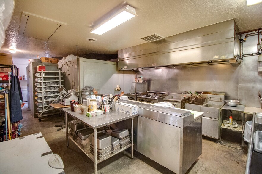 More Photos Of 15281 IL-109, Dow Specialty For Sale