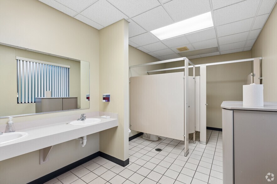 More Photos Of 5050 Old Collinsville Rd, Swansea Office For Sale