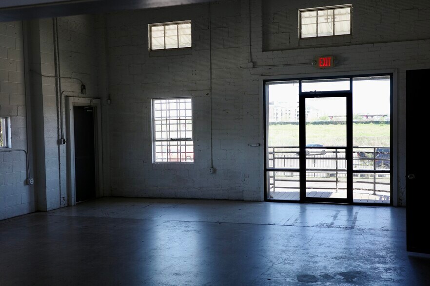 More Photos Of 1120 Naylor St, Houston Freestanding For Lease