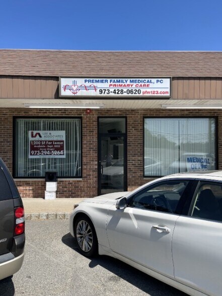 More Photos Of 478 Ridgedale Ave, East Hanover Storefront Retail Office For Lease