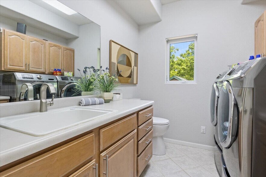 More Photos Of 415 Gardenia Cir, Sunrise Beach Hospitality For Sale
