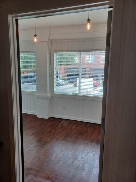 More Photos Of 330 W 9th St, Jacksonville Unknown For Lease