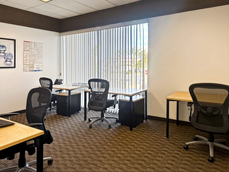 More Photos Of 871 Coronado Center Dr, Henderson Coworking Space