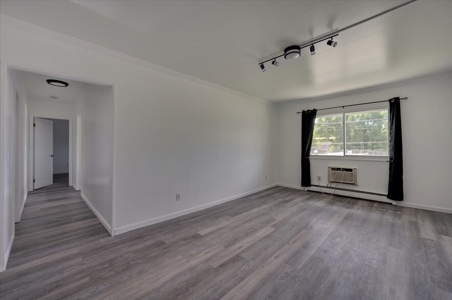 More Photos Of 548 Shattuck Rd, Saginaw Apartments For Sale