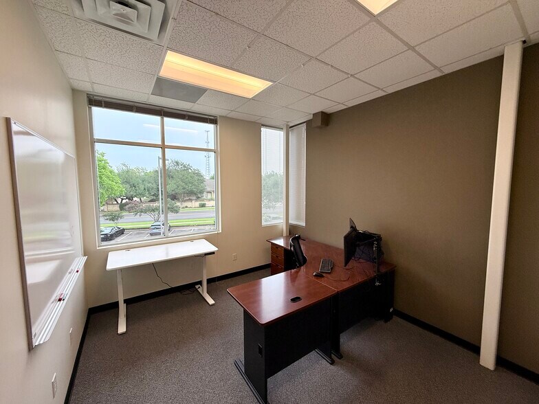 More Photos Of 7701 San Felipe Blvd, Austin Office For Sale