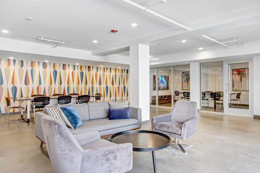 More Photos Of 6625 Reseda Blvd, Reseda Apartments For Lease