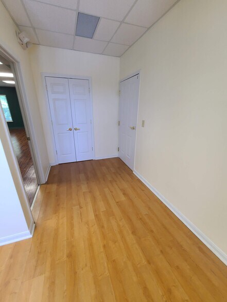 More Photos Of 6900 Houston Rd, Florence Office For Lease