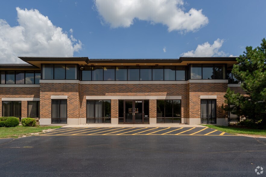 More Photos Of N27W23960 Paul Rd, Pewaukee Office For Lease
