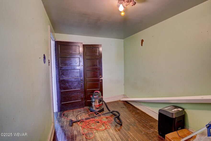 More Photos Of 32 W Southern Ave, Williamsport General Retail For Sale