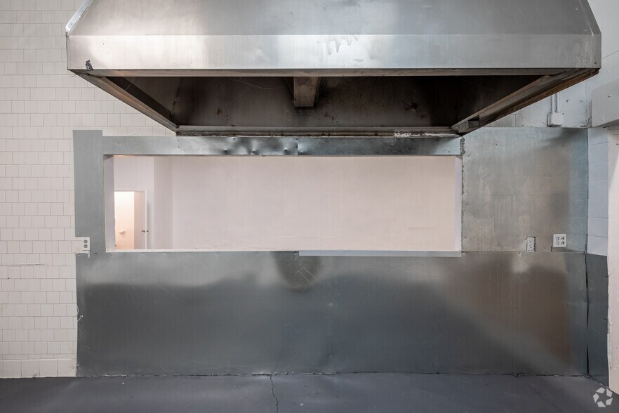 More Photos Of 8129 San Pedro St, Los Angeles Storefront For Sale