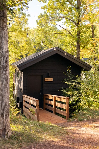 More Photos Of 22642 Highway 6 N, Crosby Hotel For Sale