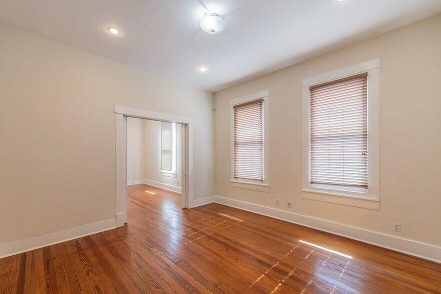 More Photos Of 214 E Ashby Pl, San Antonio Office For Lease