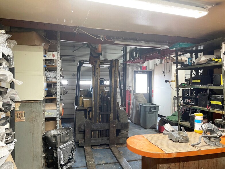 More Photos Of 500 E Huron Blvd, Marysville Auto Repair For Sale