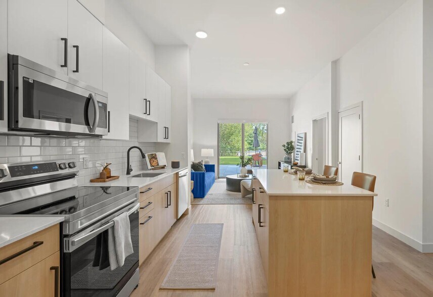 More Photos Of 2 Los Angeles St, Newton Apartments For Lease