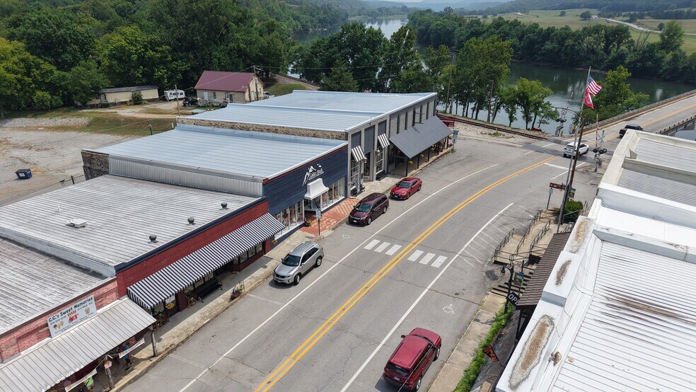 More Photos Of Main St, Calico Rock Storefront For Sale