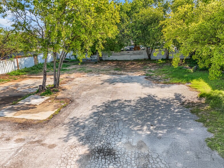 More Photos Of 6008 E Lancaster Ave, Fort Worth Freestanding For Lease