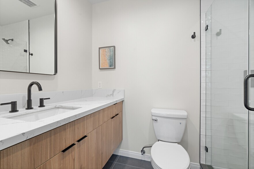 More Photos Of 705 6th Ave, Venice Apartments For Sale