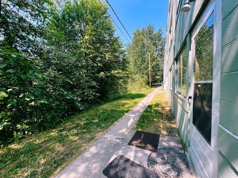 More Photos Of 2204 W Northern Lights Blvd, Anchorage Apartments For Sale