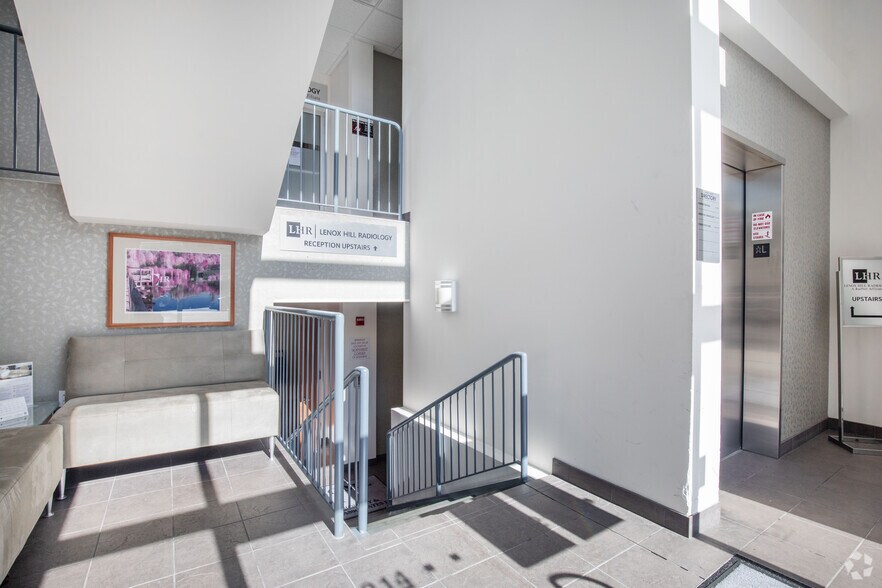 More Photos Of 214 Wall St, Huntington Medical For Lease