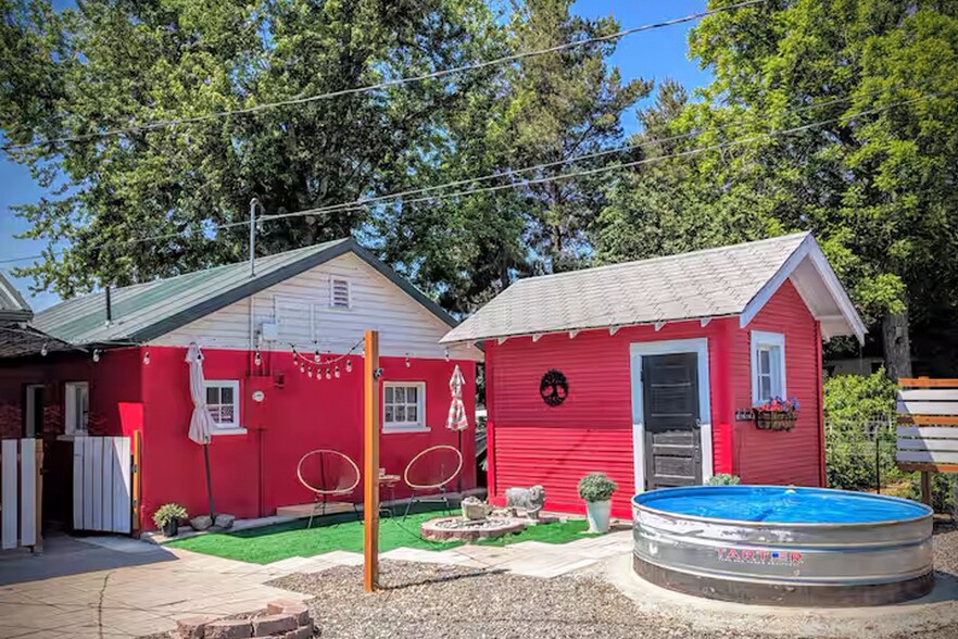 More Photos Of 520 N State St, Hagerman Specialty For Sale