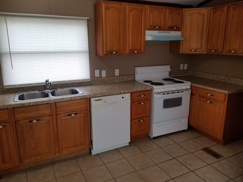 More Photos Of 1-16 Ez Ln, Manchester Manufactured Housing Mobile Home Park For Sale