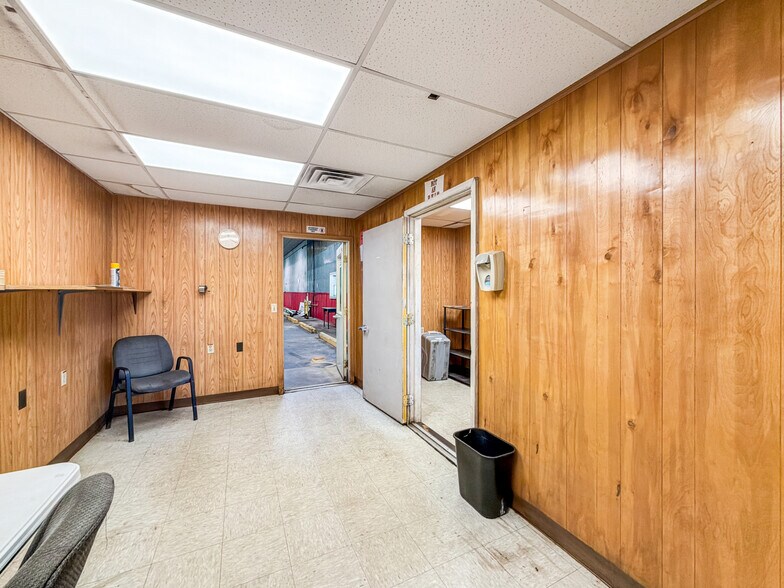 More Photos Of 131 Mini Mall Rd, Ebensburg Food Processing For Lease