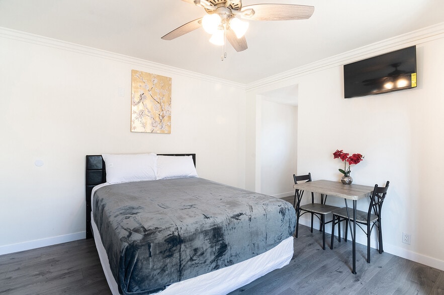 More Photos Of 220 S Alvarado St, Los Angeles Hotel For Sale