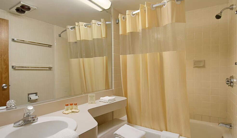 More Photos Of 4610 Rusina Rd, Colorado Springs Hotel For Sale