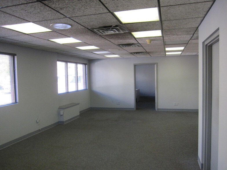 More Photos Of 4507-4511 W Belmont Ave, Chicago Distribution For Sale